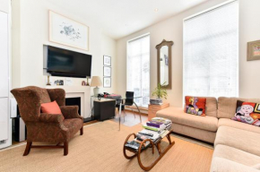 Elegant 3 bed apt with rooftop terrace in Pimlico